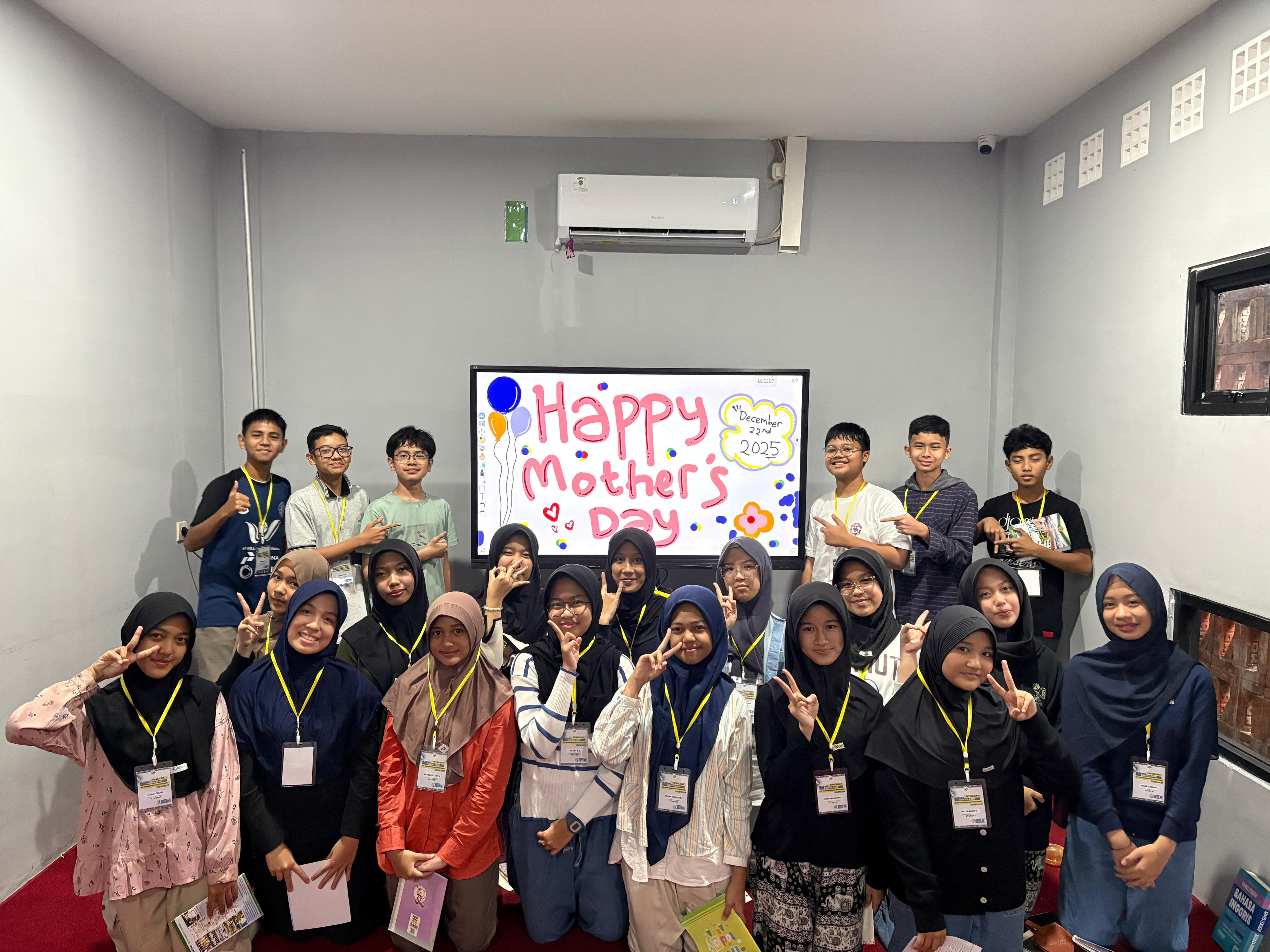 Suasana kelas interaktif bersama tutor